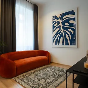 2-rooms-apartment-10-min-away-from-city-center.vienna-besthotels.com/