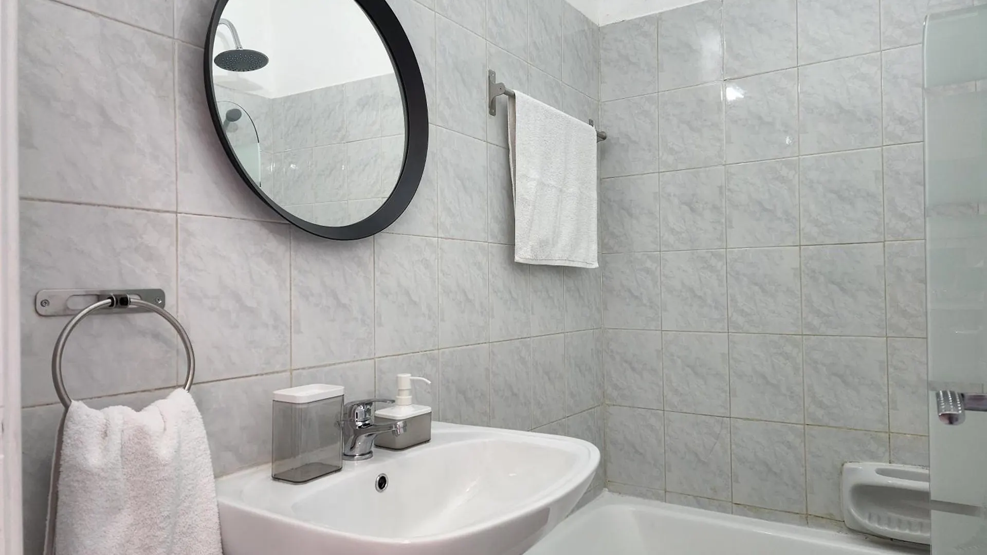 Kay'S City & Seaview One Bedroom Apartment Larnaca